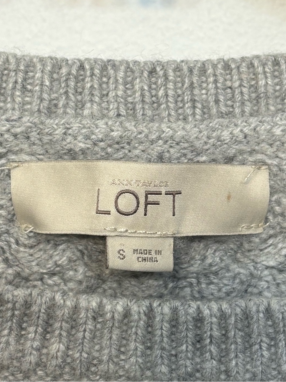 Ann Taylor Loft Gray 3/4 Sleeve Cable Knit Sweater Woman’s Size Small - Picture 4 of 7